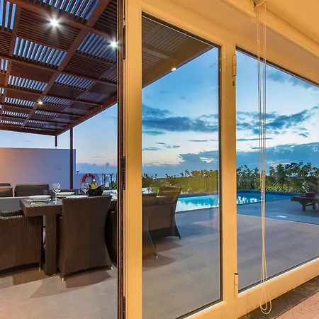 Deluxe Iii Villa *