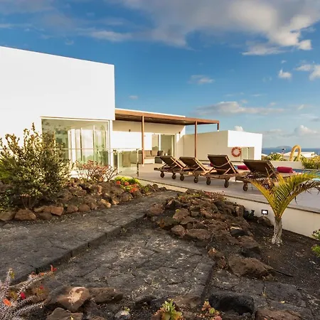 Villa Deluxe Iii *